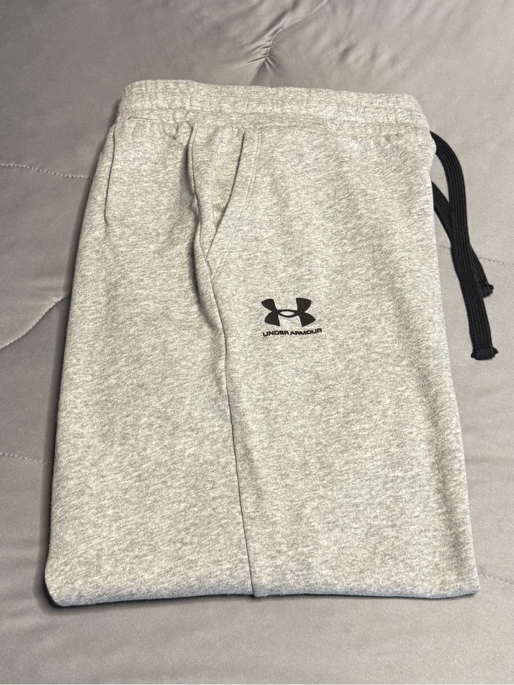 Under Armour Women’s Light Gray Sweatpants